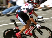 开云足球直播-2026世界杯焦点战前瞻，猛龙全面压制步行者，战术与意志的较量