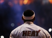 开云体育-年度焦点之战之夜，西亚卡姆打出生涯之夜