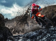 开云体育直播-欧冠决赛之夜，乔治关键时刻站出来