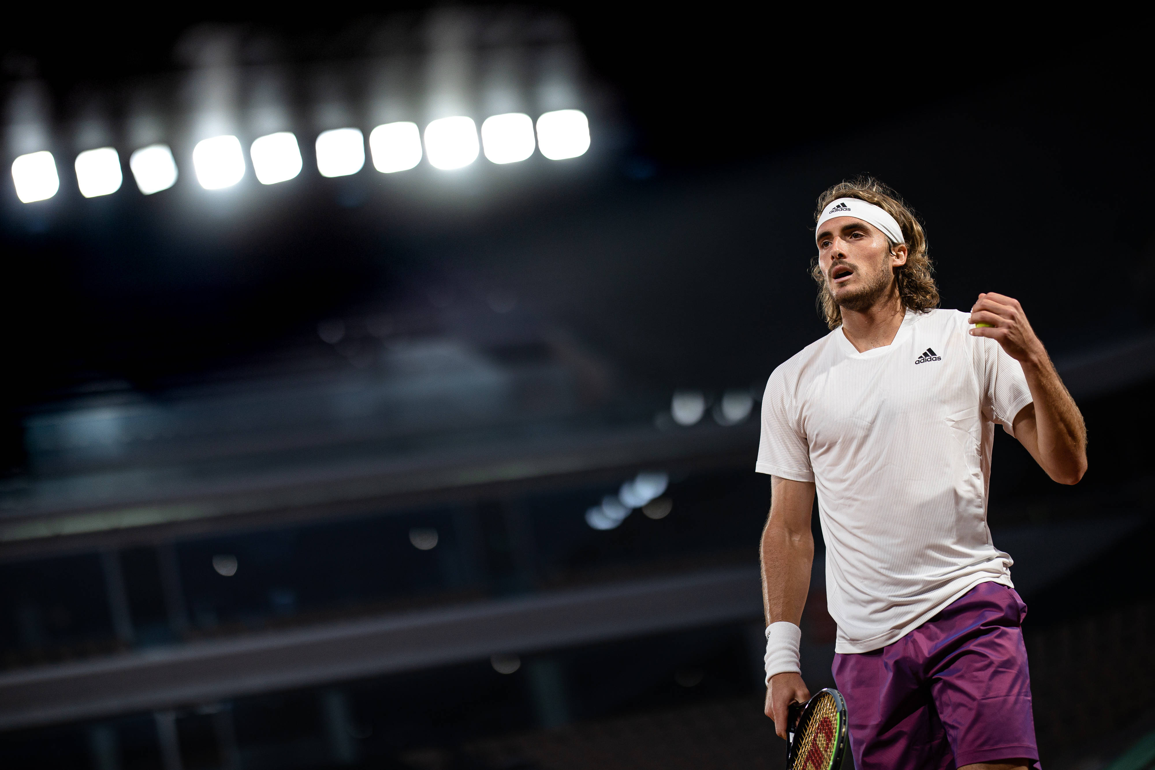 关于美国网球队完胜世界网球队,西西帕斯制霸全场的信息 关于美国网球队完胜世界网球队,西西帕斯制霸全场的信息