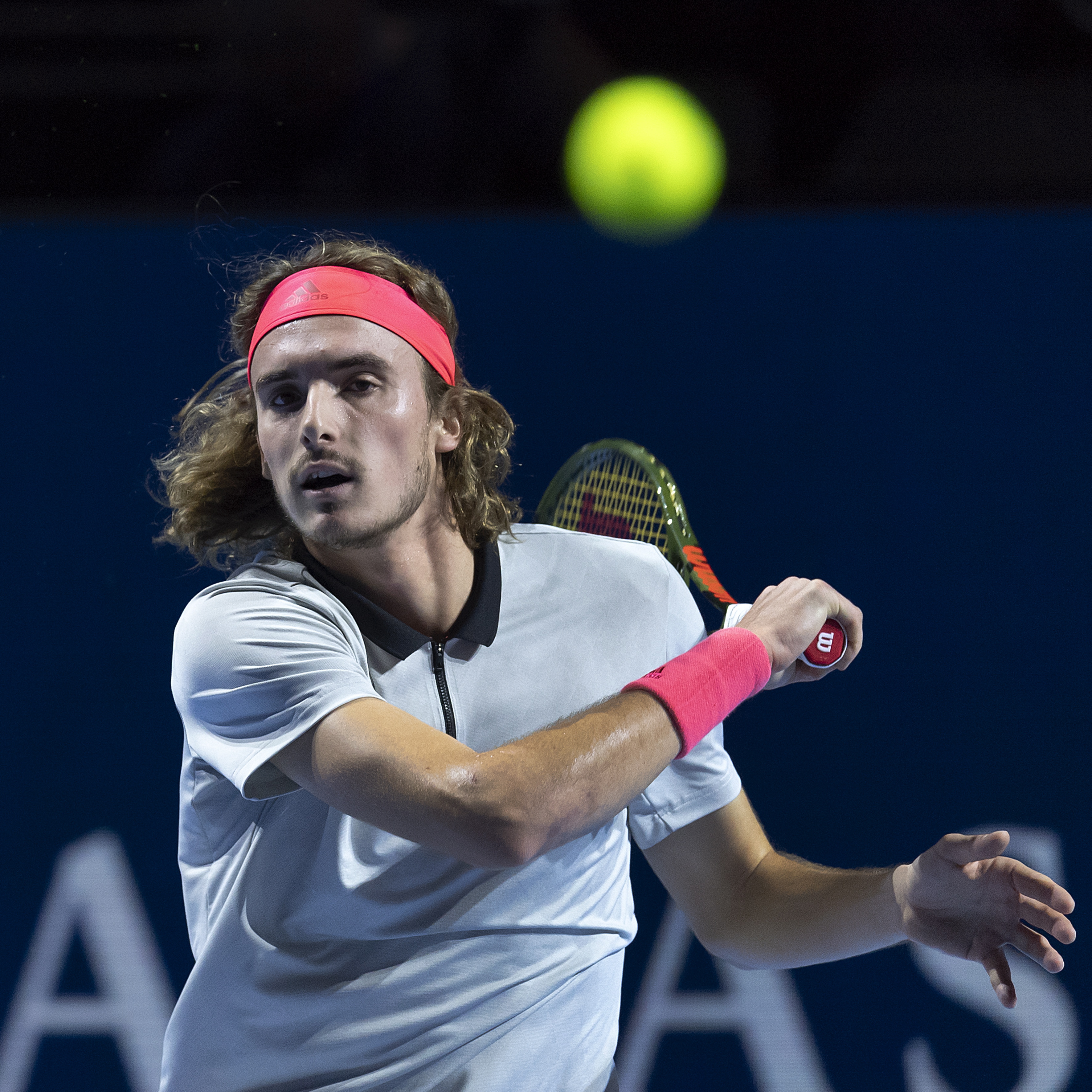 德国网球队逆转西班牙网球队，西西帕斯高光表现的简单介绍