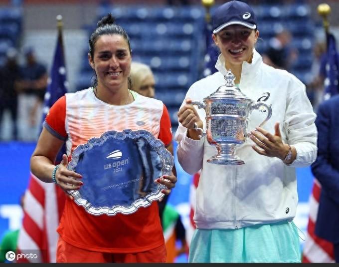 美国网球队完胜意大利网球队，德约科维奇惊艳世界的简单介绍