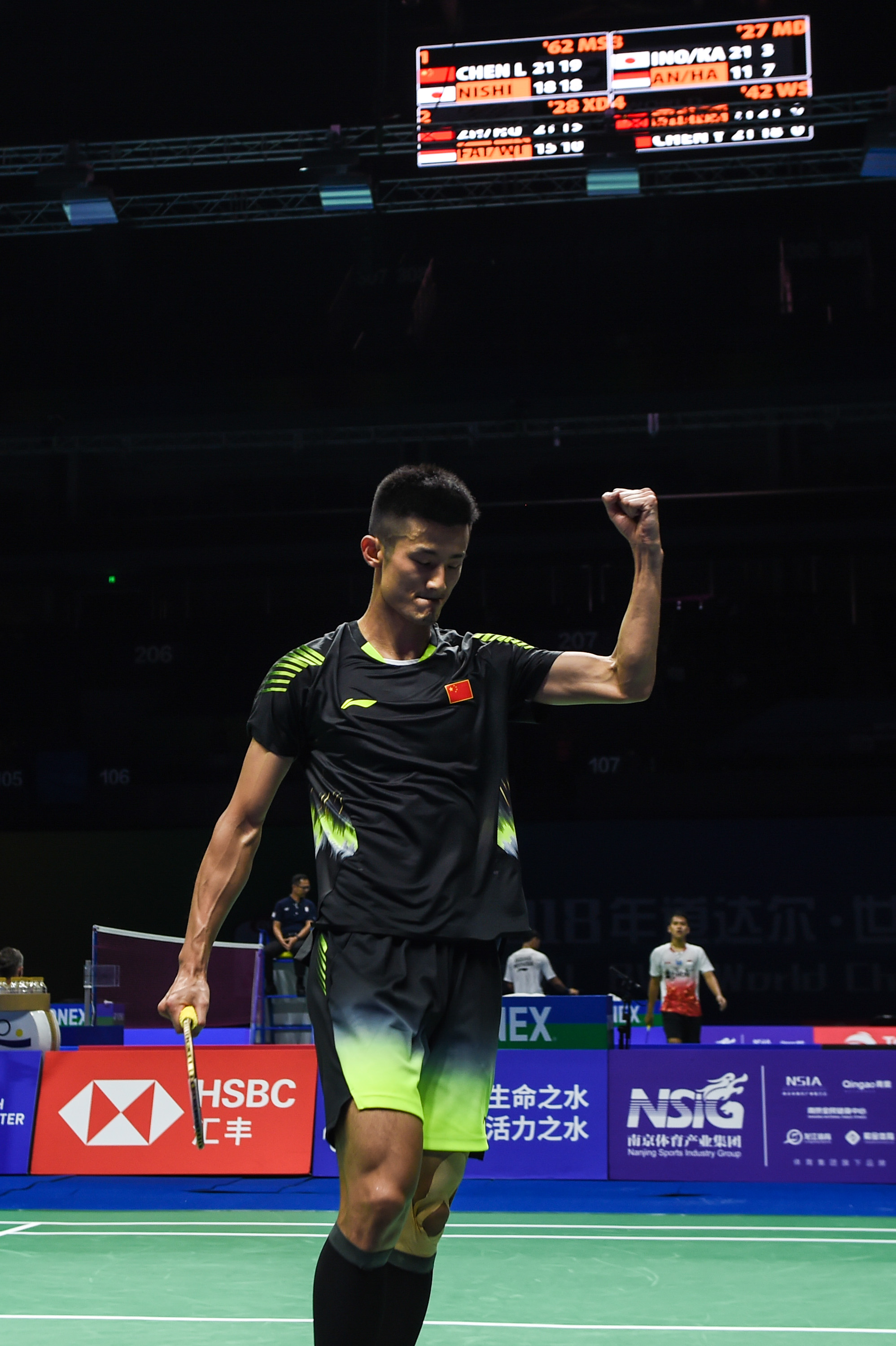 中国羽毛球队完胜丹麦羽毛球队，谌龙爆发神勇的简单介绍