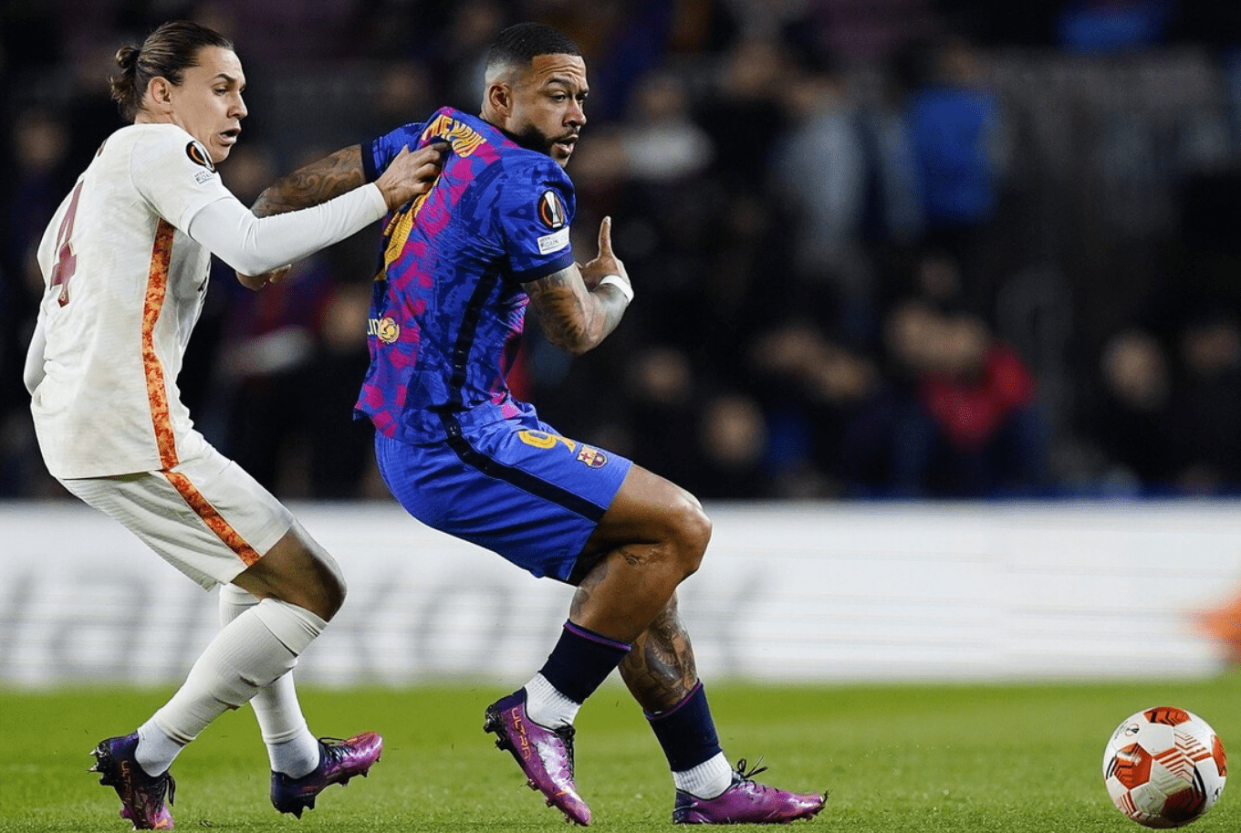 克罗托内主场被逼平,保级压力增大 克罗托内主场被逼平,保级压力增大