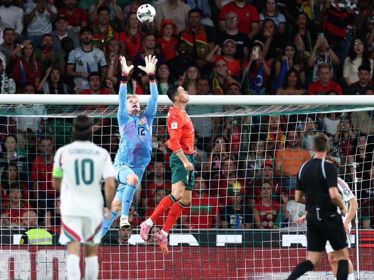 包含匈牙利队冲击欧洲杯，士气高涨的词条