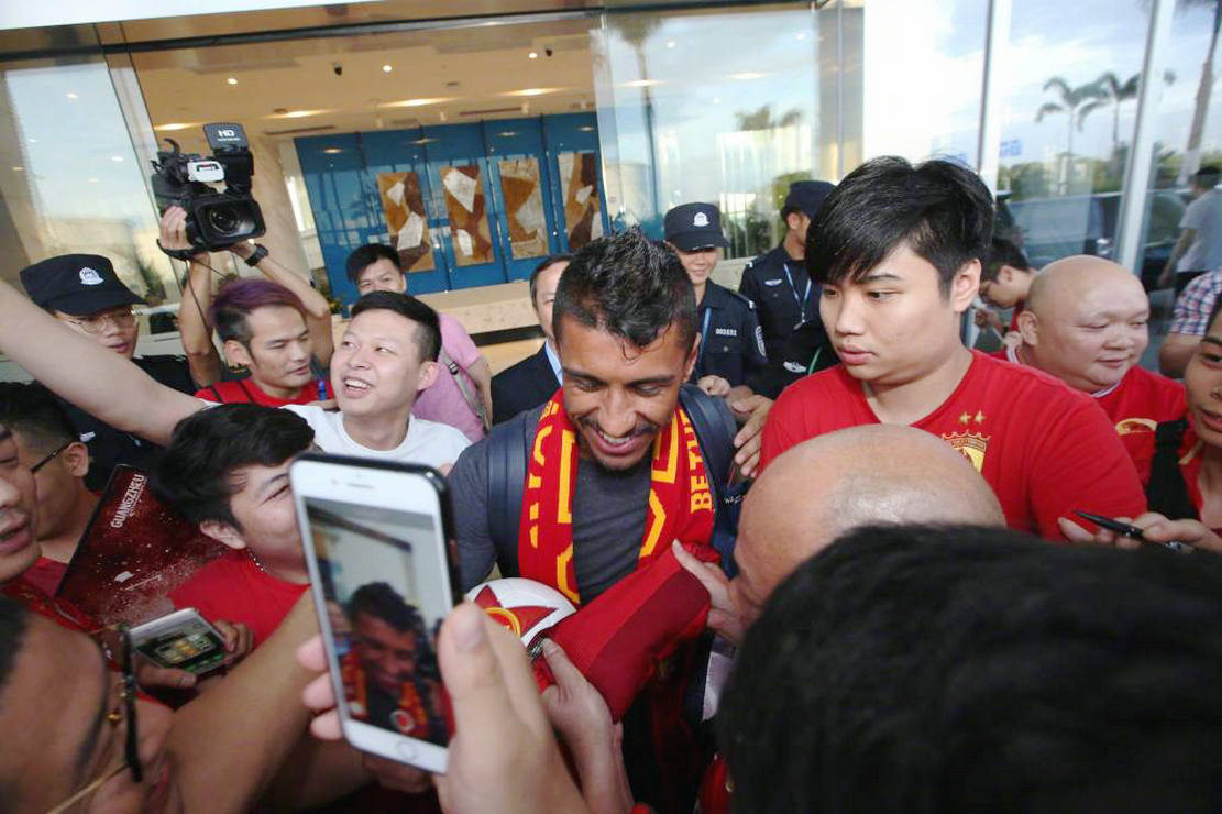 重燃战火，历史对手再次相遇的简单介绍