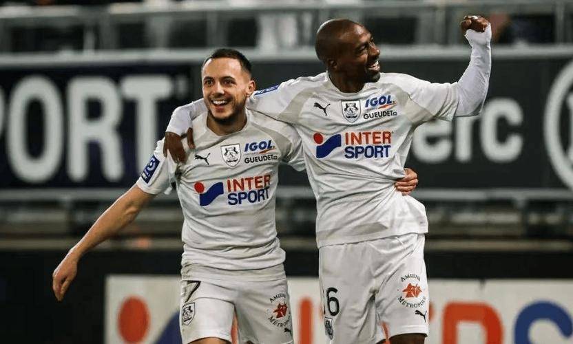 包含圣埃蒂安主场保持不败,争取战胜领头羊的词条 包含圣埃蒂安主场保持不败,争取战胜领头羊的词条