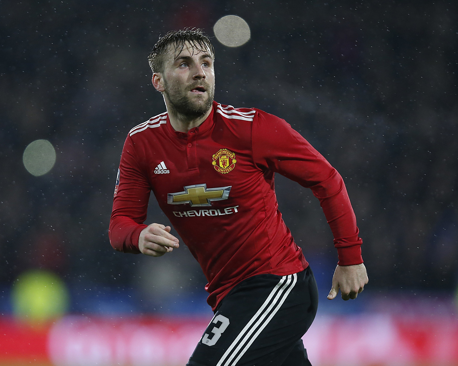 包含哈德斯菲尔德失阵中场，凭借进球锁定胜局的词条