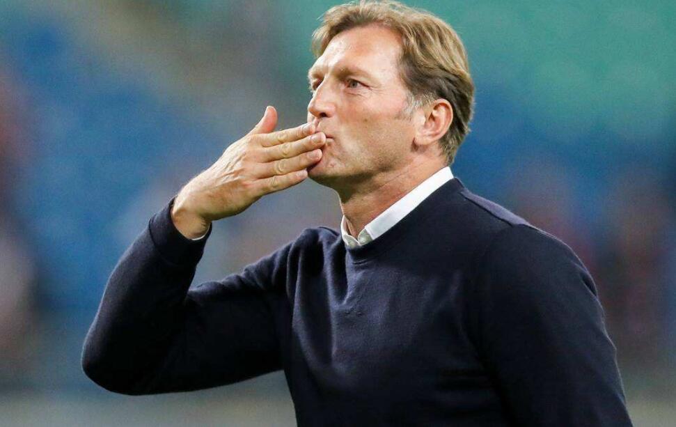 别尔森主场险胜，豪取三分继续领跑