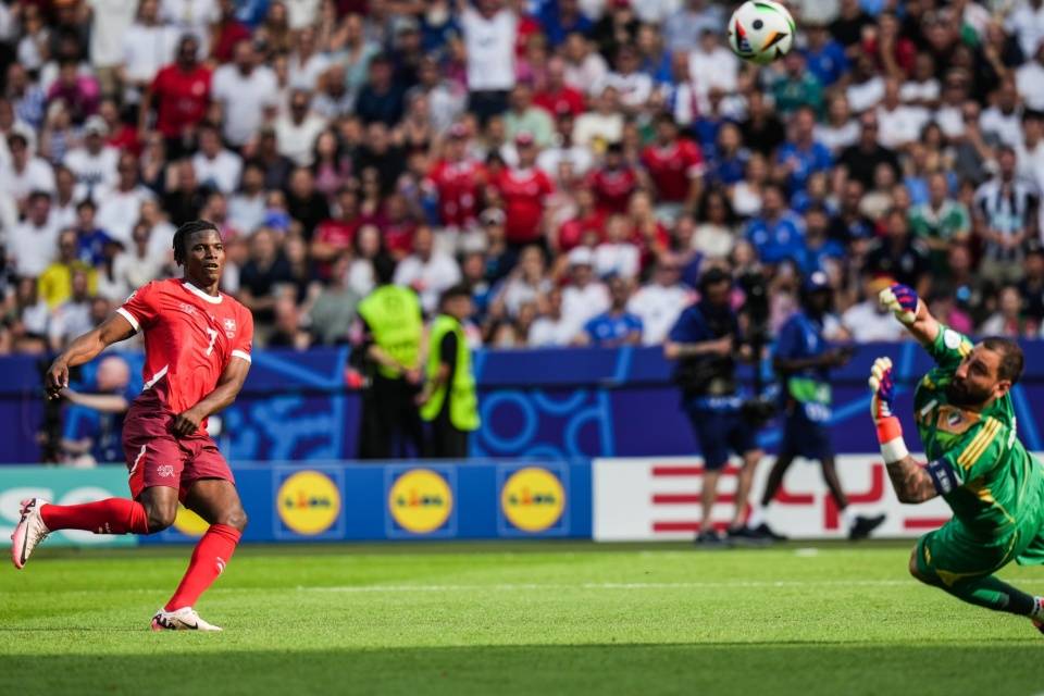 瑞士队取得突破性胜利，挺进半决赛！的简单介绍