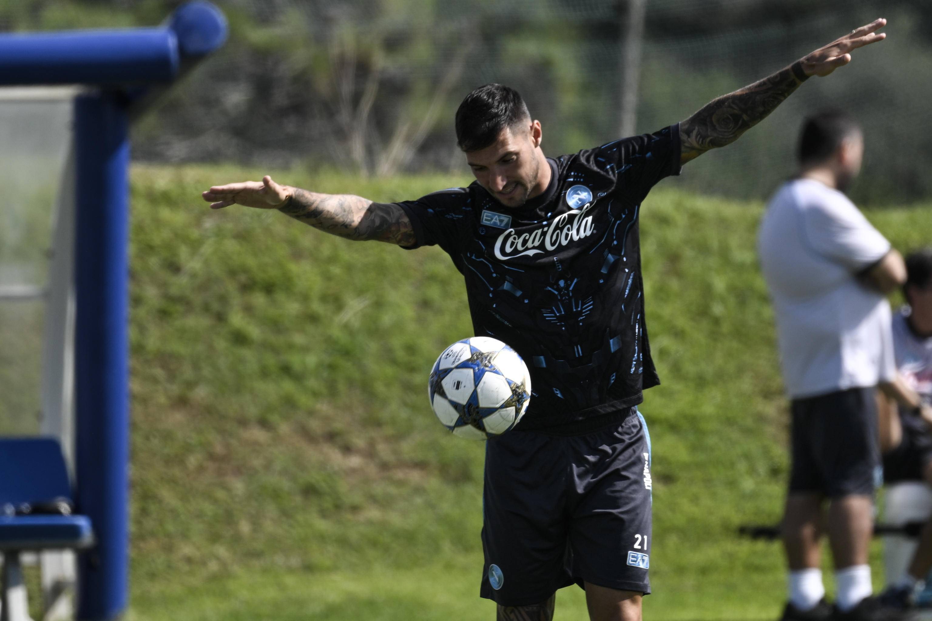 那不勒斯主帅表示对球员表现满意的简单介绍