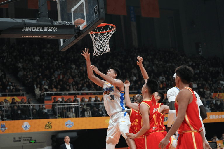 辽宁队险胜热火，胡金秋扛起全队的简单介绍