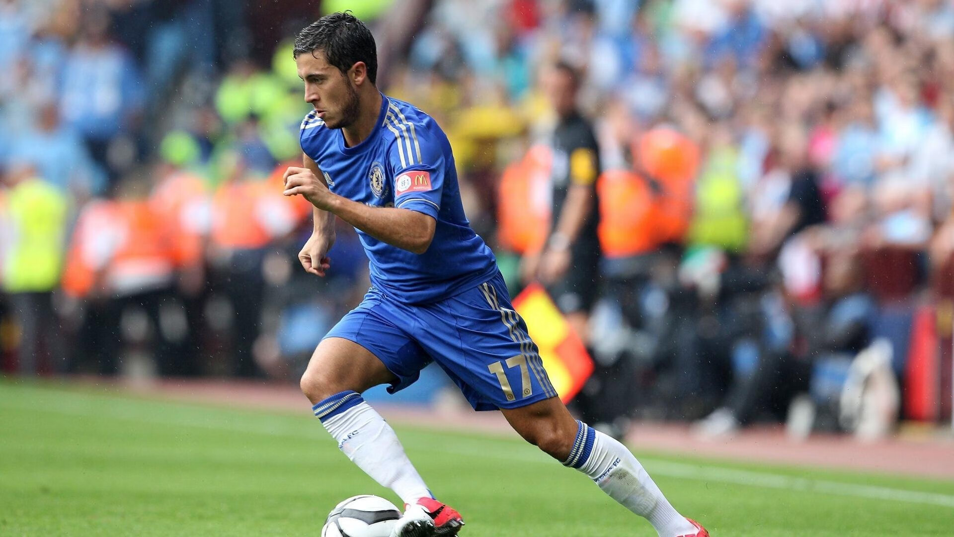 智利险胜波兰，本泽马扛起全队的背后，足球如何定义唯一性？